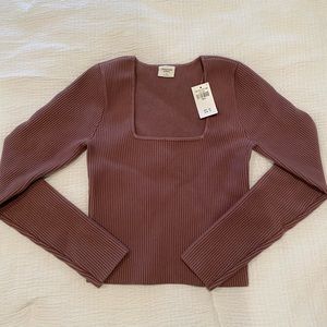 NWT Abercrombie top. Size small. Mauve color